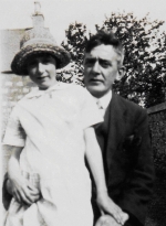 Harry Douglas Stables (b.1886) and his daughter, Constance Knight Stables.