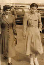 Eva & Niece Jean @ Scarborough.jpg (12342 bytes)