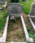 Grave of Oswald & Annie Stables.JPG (604747 bytes)