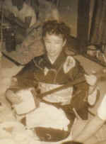 aiko with shamsen.jpg (10604 bytes)